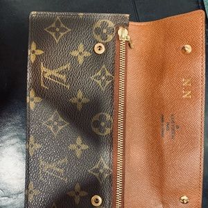 Louis Vuitton Wallet/Clutch/Wristlet